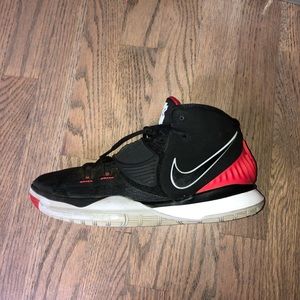 Nike Kyrie 6 (size 7) grade school